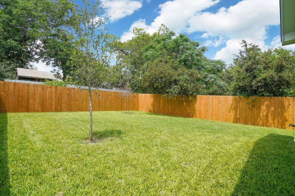 Spacious, Sleeps 6, St Phillips, King Bed San Antonio Eksteriør bilde